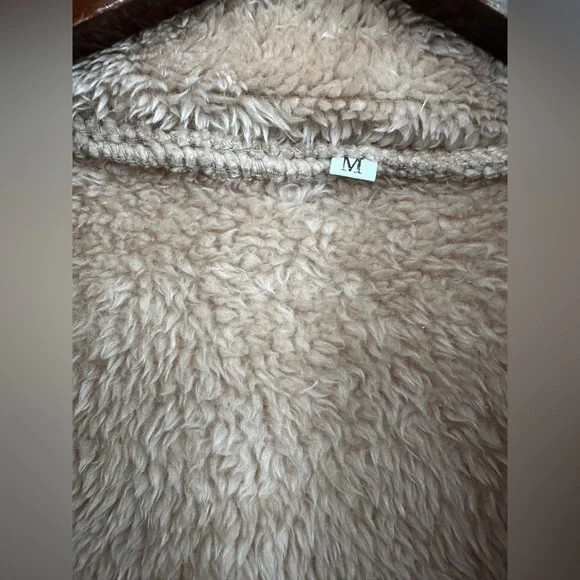 Tan Teddy Jacket with Stand-Up Collar and Cropped Style - Picture 3 of 6